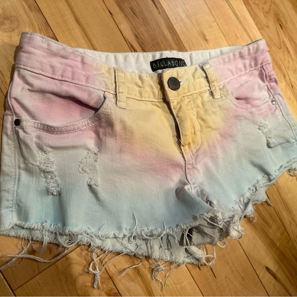 Billabong Ombre Shorts - Picture 2 of 6